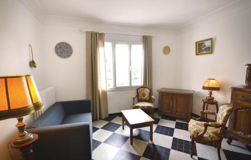 Amazing home in Caromb with 3 Bedrooms and WiFi