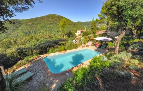 Amazing home in Claviers with 3 Bedrooms, Private swimming pool and Outdoor swimming pool