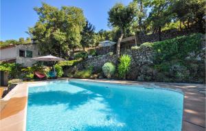 Amazing home in Claviers with 3 Bedrooms, Private swimming pool and Outdoor swimming pool