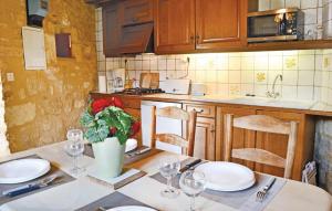 Amazing home in Cnac-et-Saint-Julien with 2 Bedrooms, Outdoor swimming pool and WiFi