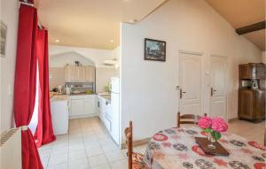 Amazing home in Comps with WiFi and 1 Bedrooms