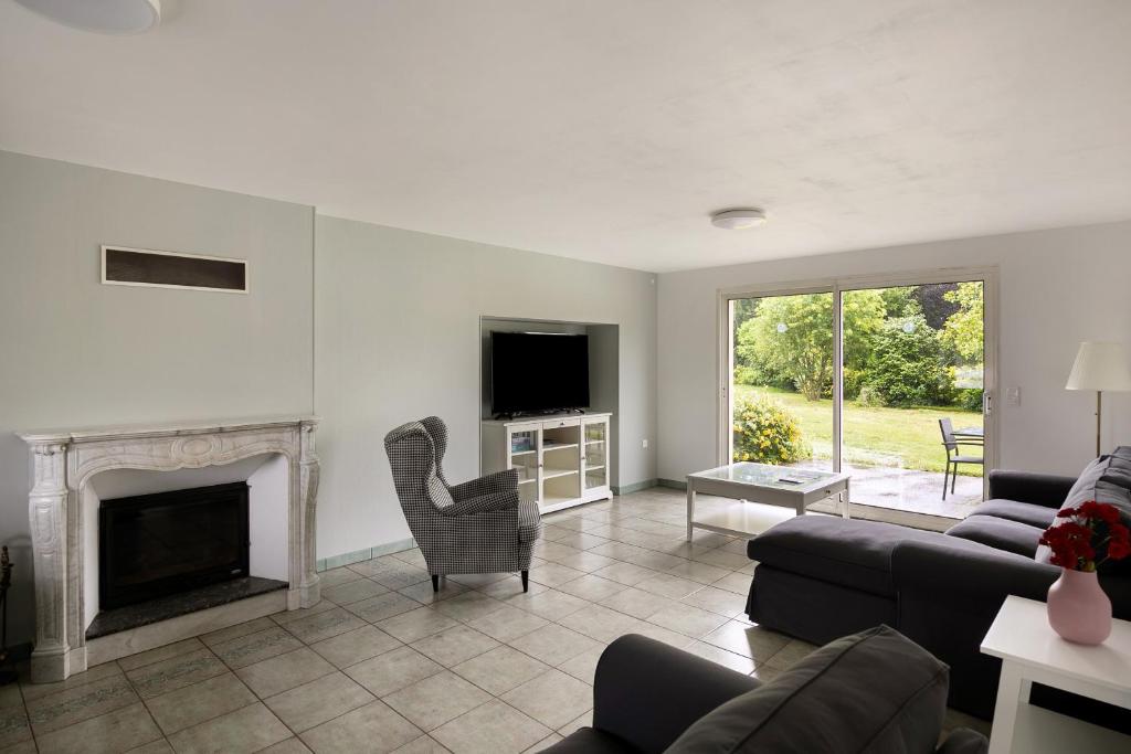 Amazing home in Comps with WiFi and 1 Bedrooms
