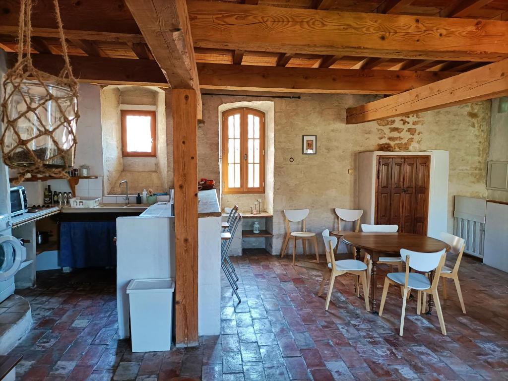 Amazing home in Comps with WiFi and 1 Bedrooms 26220 Comps