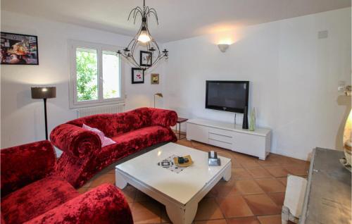 Amazing home in Corps with 3 Bedrooms, WiFi and Private swimming pool