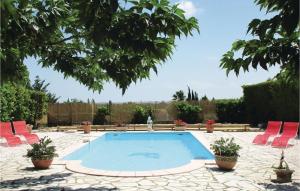 Amazing home in Creissan with 3 Bedrooms, WiFi and Outdoor swimming pool