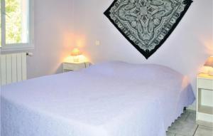 Amazing home in Creste with 4 Bedrooms and Outdoor swimming pool