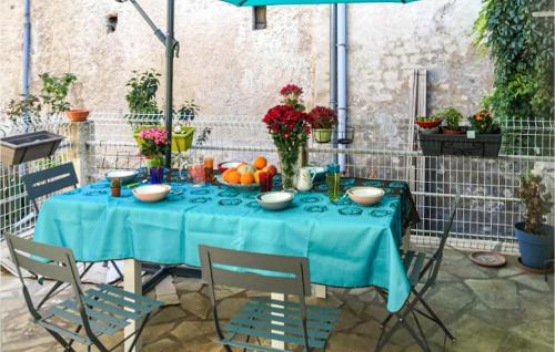 Amazing home in Creste with WiFi and 4 Bedrooms