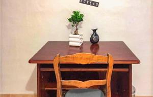 Amazing home in Creste with WiFi and 4 Bedrooms