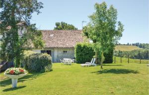 Amazing home in Durfort Capelette with 2 Bedrooms and WiFi