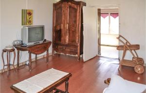 Amazing home in Durfort Capelette with 2 Bedrooms and WiFi