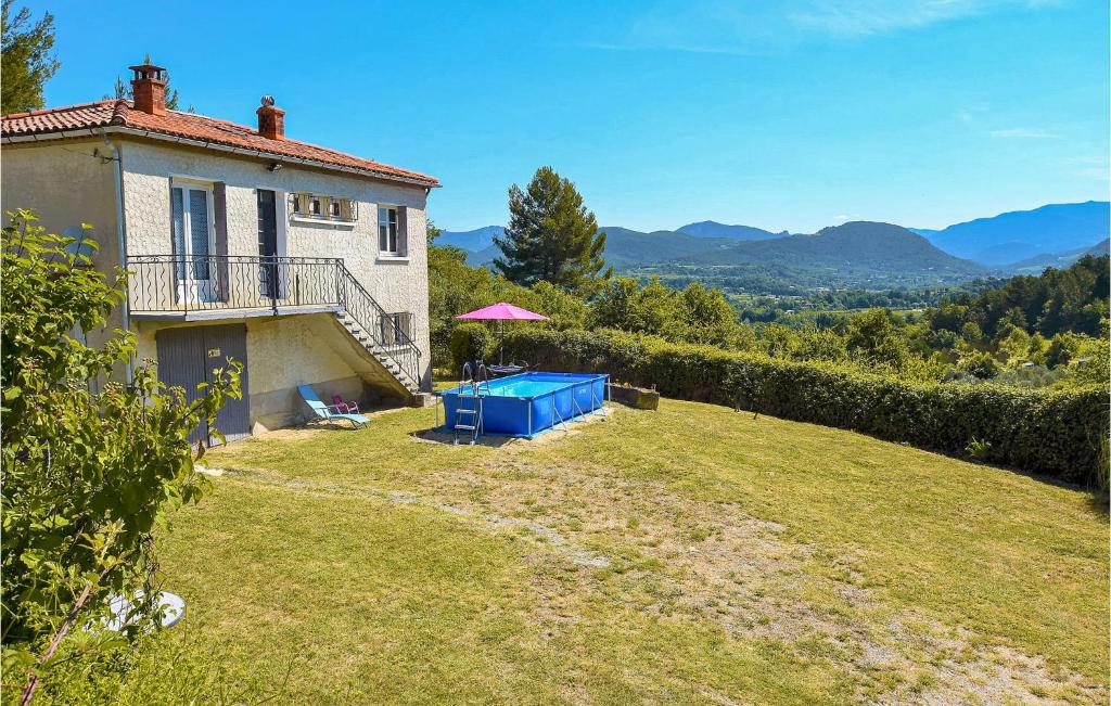 Amazing home in Entrechaux with 2 Bedrooms, Private swimming pool and Outdoor swimming pool , 84340 Entrechaux