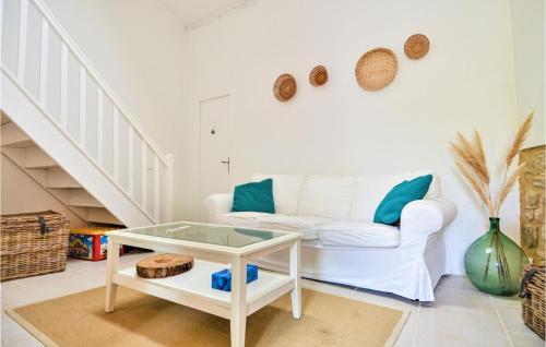 Amazing home in Flaux with 2 Bedrooms and WiFi