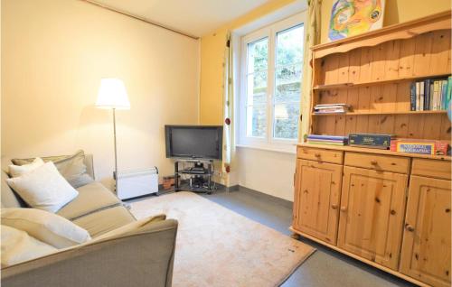 Amazing home in Gavray with 3 Bedrooms and WiFi
