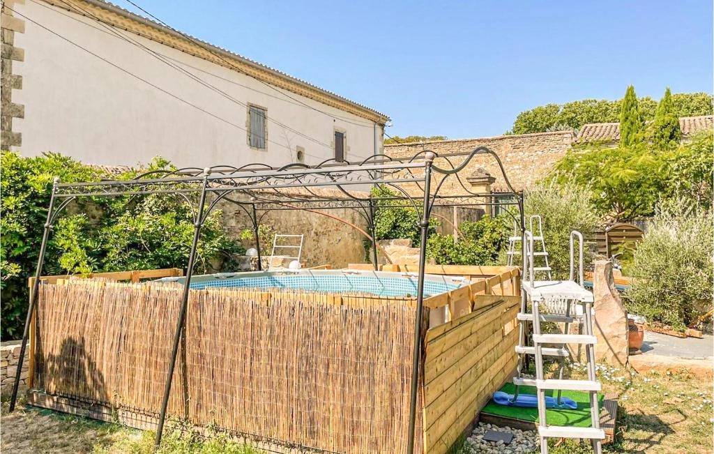 Amazing home in Générac with Outdoor swimming pool, WiFi and 3 Bedrooms , 30510 Générac