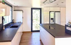 Amazing home in Giens with 3 Bedrooms, WiFi and Outdoor swimming pool