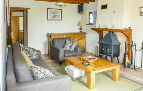 Amazing home in Gizeux with WiFi and 3 Bedrooms