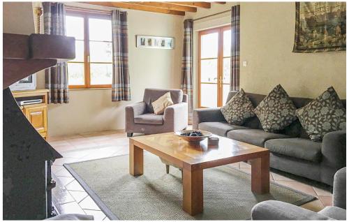 Amazing home in Gizeux with WiFi and 3 Bedrooms