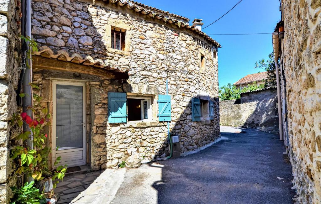 Maison de vacances Amazing home in Goudargues with 2 Bedrooms  30630 Goudargues