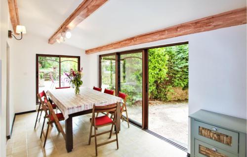 Amazing home in GOULT with 4 Bedrooms, WiFi and Outdoor swimming pool