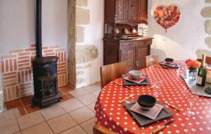 Amazing home in Granges dAns with 2 Bedrooms, WiFi and Outdoor swimming pool