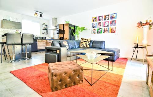 Amazing home in Graveson with 2 Bedrooms and WiFi