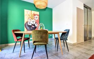 Amazing home in Graveson with 2 Bedrooms and WiFi