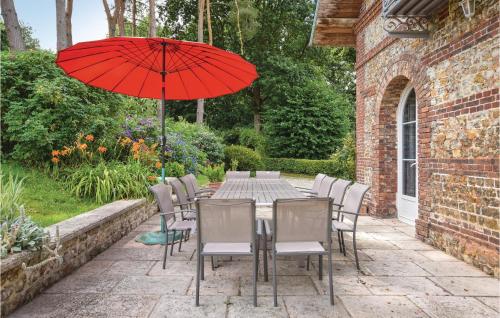 Amazing home in Hericourt-en-Caux with 6 Bedrooms and WiFi