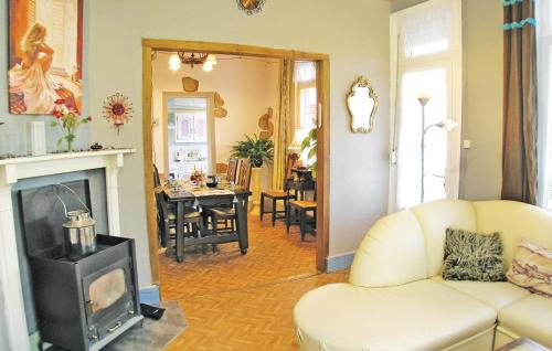 Amazing home in Houlle with 2 Bedrooms and Internet