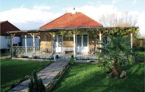 Amazing home in Houlle with 2 Bedrooms and Internet