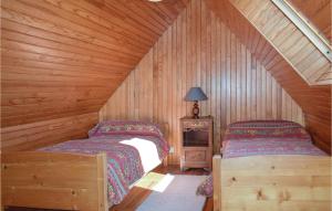 Amazing home in Kerbors w/ 2 Bedrooms