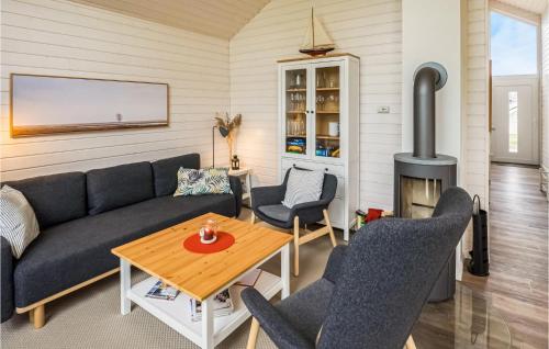 Amazing home in Krems II-Warderbrck with 2 Bedrooms, Sauna and WiFi