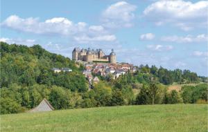 Amazing home in La-Chapelle-Saint-Jean with 3 Bedrooms and Outdoor swimming pool