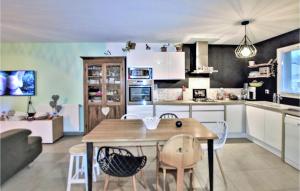 Amazing home in La Coucourde with 3 Bedrooms, WiFi and Outdoor swimming pool