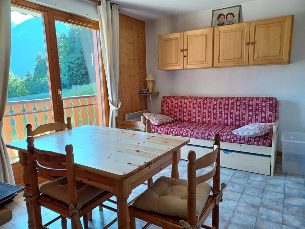 Amazing home in La Dore with 2 Bedrooms and Outdoor swimming pool 53190 Couesmes-en-Froulay