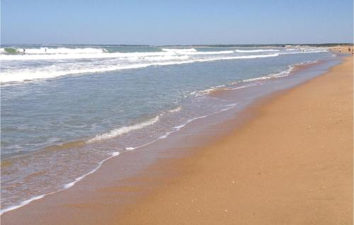 Amazing home in La Faute sur Mer with 3 Bedrooms and WiFi