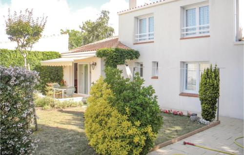 Amazing home in La Faute sur Mer with 3 Bedrooms and WiFi