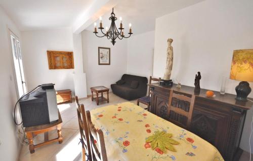 Amazing home in La Garde with 2 Bedrooms, Internet and Outdoor swimming pool