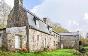 Amazing home in La Roche Jaudy with 3 Bedrooms and WiFi
