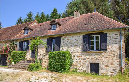 Amazing home in La Roche-l'Abeille with WiFi and 4 Bedrooms