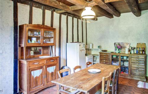 Amazing home in La Roche-l'Abeille with WiFi and 4 Bedrooms
