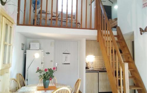 Amazing home in La Tranche sur Mer w/ 2 Bedrooms