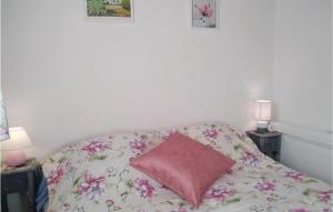 Amazing home in La Tranche sur Mer w/ 2 Bedrooms