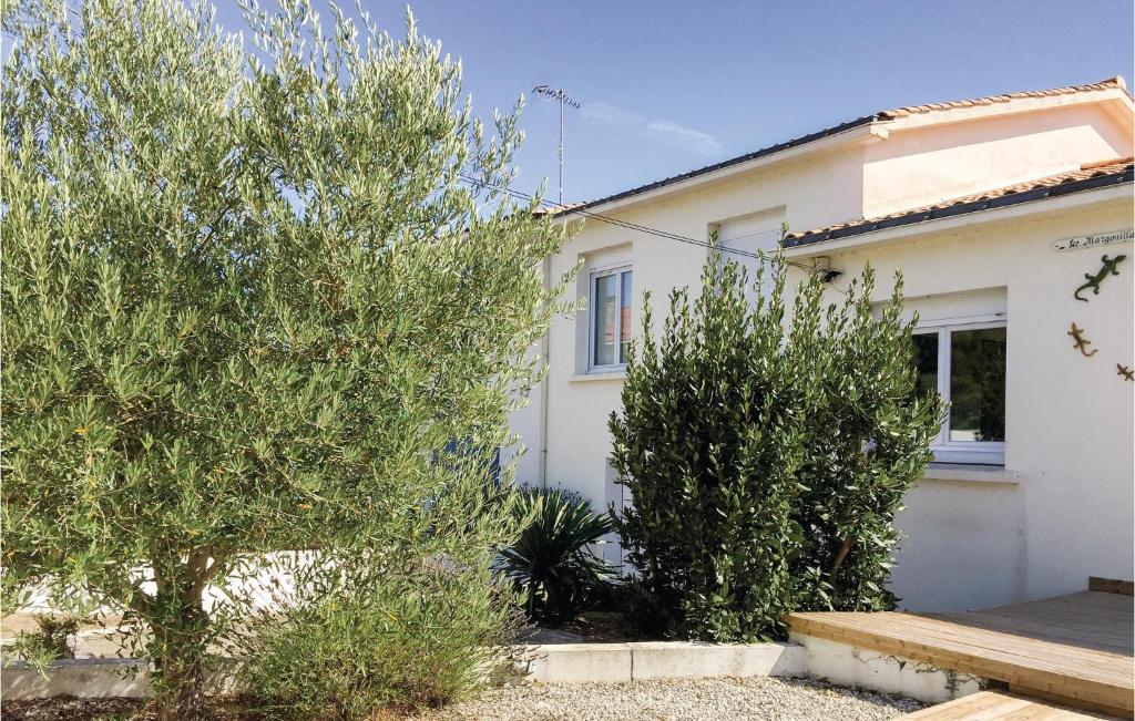 Amazing home in La Tranche sur Mer with 5 Bedrooms and WiFi , 85360 La Terrière