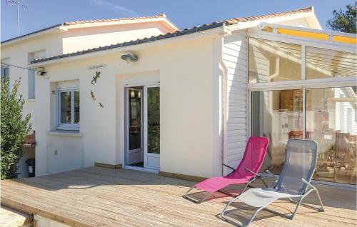 Amazing home in La Tranche sur Mer with 5 Bedrooms and WiFi