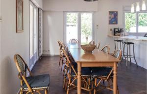 Amazing home in La Tranche sur Mer with 5 Bedrooms and WiFi