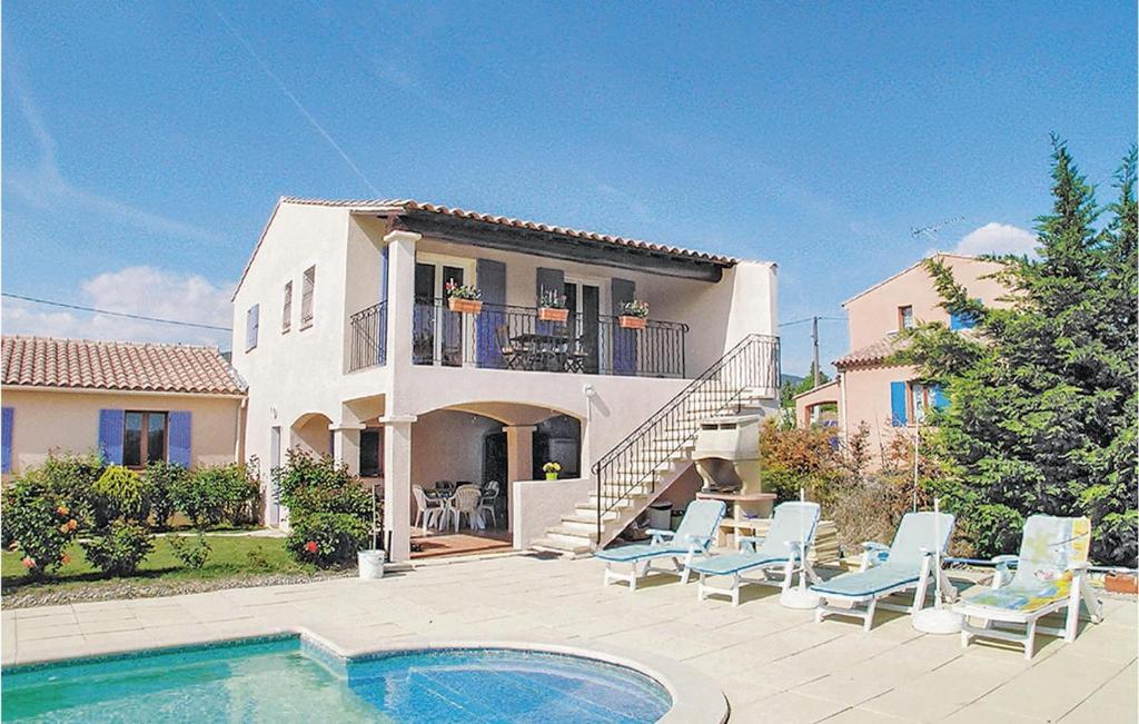 Amazing home in Lauris with 2 Bedrooms, WiFi and Outdoor swimming pool , 84360 Lauris