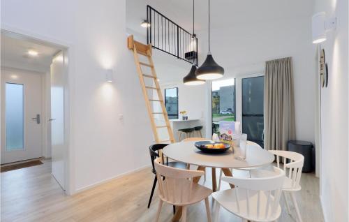 Amazing home in Lembruch-Dmmer See with 2 Bedrooms, Sauna and WiFi