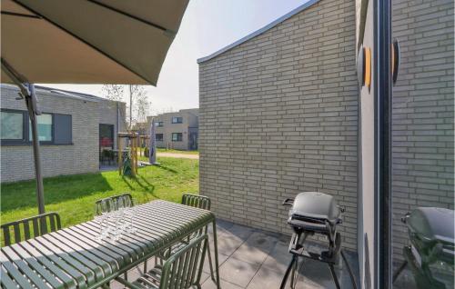 Amazing home in Lembruch-Dmmer See with Sauna, WiFi and Indoor swimming pool