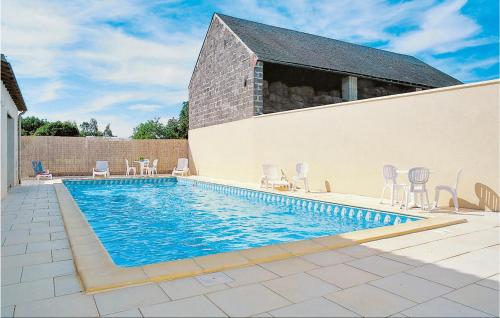 Amazing home in Louzy with 5 Bedrooms, WiFi and Private swimming pool