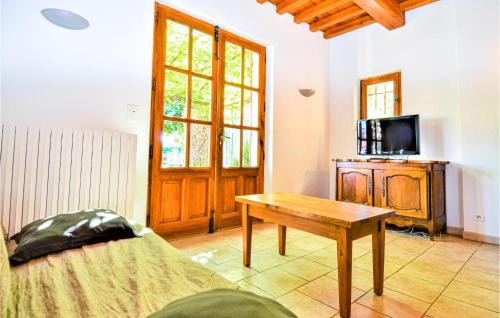 Amazing home in Maillane with WiFi and 2 Bedrooms